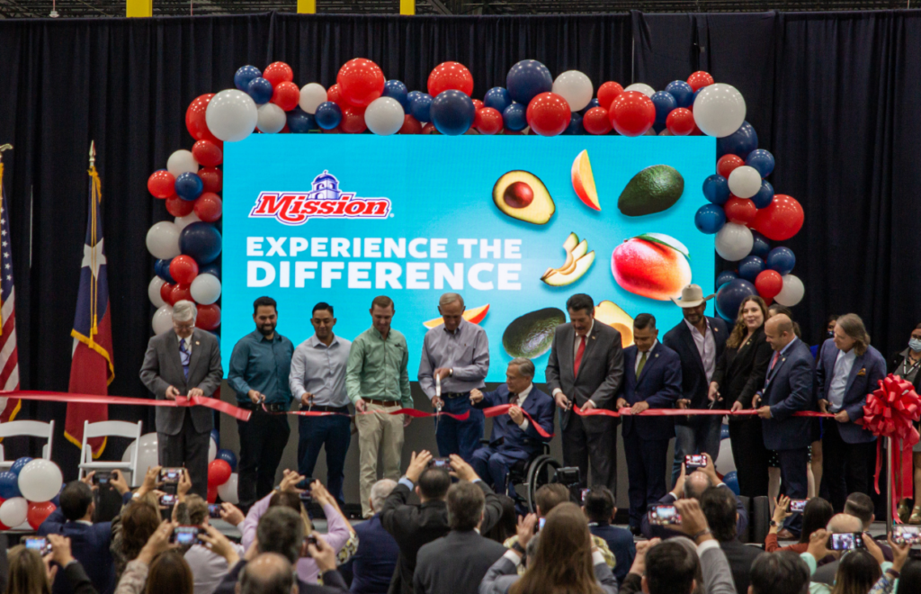 Ribbon cutting at Mega Distribution Center in Laredo, TX